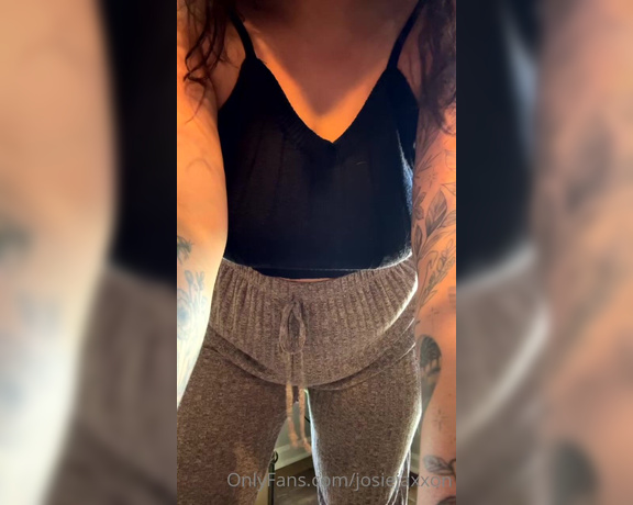 Josie Jaxxon aka Josiejaxxon OnlyFans - Our new couch is being delivered soon, so I’m wearing these pants for them