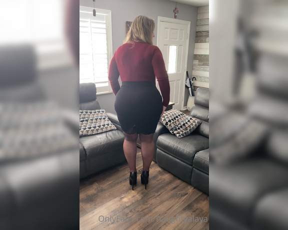 Naughty Alaya aka Naughtyalaya OnlyFans - Hot Katie’s fashion corner video!!!! Let me get those Cocks nice and hard with this amazing outfit