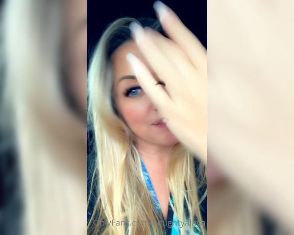 Naughty Alaya aka Naughtyalaya OnlyFans - The hair flip and fluff video for my hair lovers You know who you are lol