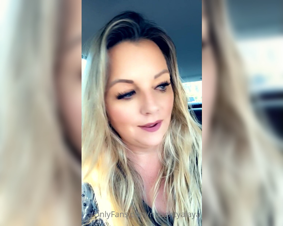 Naughty Alaya aka Naughtyalaya OnlyFans - My lunchtime video from earlier today Your goofy filthy girl