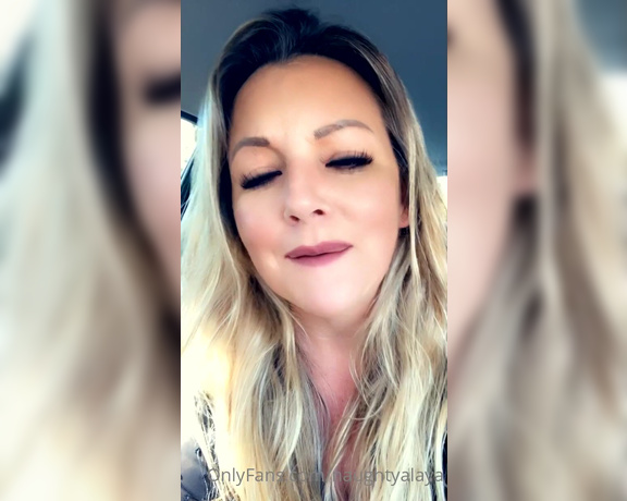 Naughty Alaya aka Naughtyalaya OnlyFans - My lunchtime video from earlier today Your goofy filthy girl
