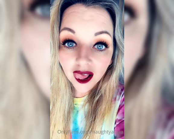 Naughty Alaya aka Naughtyalaya OnlyFans - Omg these big beautiful blue eyes are ready to be face fucked Ram that cock in my mouth now!!!!!