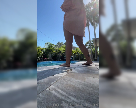 Pixxarmom aka Ishrn OnlyFans - Almost in my birthday suit…just a swingin! I’ll be checking and getting to messages throughout