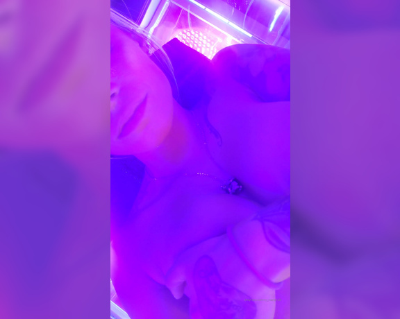 RyBaby aka Xo_rybaby OnlyFans - As promised sexy video in the hot tanning bed