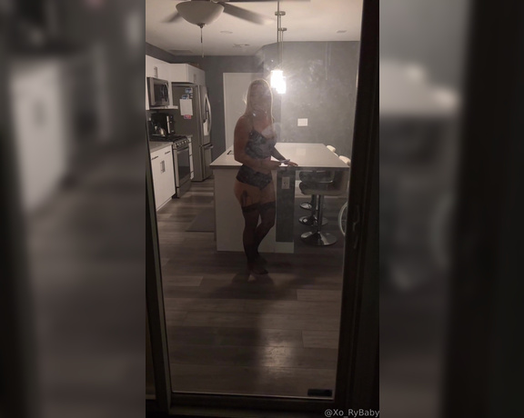 RyBaby aka Xo_rybaby OnlyFans - I was being Watched out my windows and I had no idea! Scrolling on my phone after