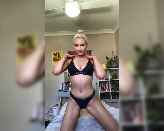 Erin James aka Erinmiajames OnlyFans - Video 31