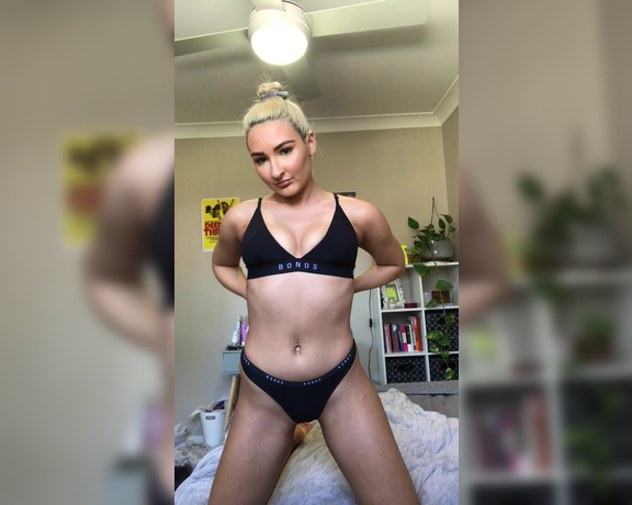 Erin James aka Erinmiajames OnlyFans - Video 31