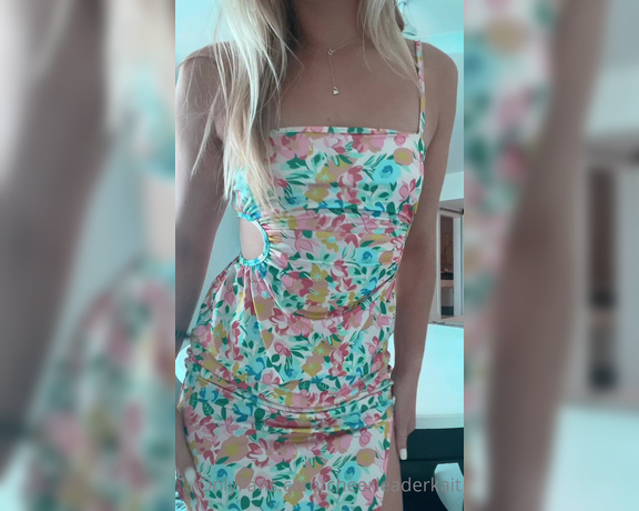 Cheerleader Kait aka Cheerleaderkait OnlyFans - Not ready for sundress season to end