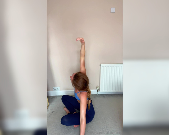 Laila Jones aka Lailajonesxx OnlyFans - Testing my flexibility naked yoga anyone