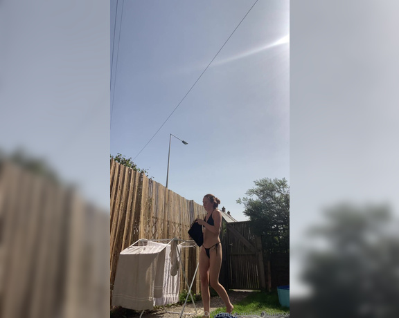 Laila Jones aka Lailajonesxx OnlyFans - It’s soooo hot in England today here is a little sneak peak into