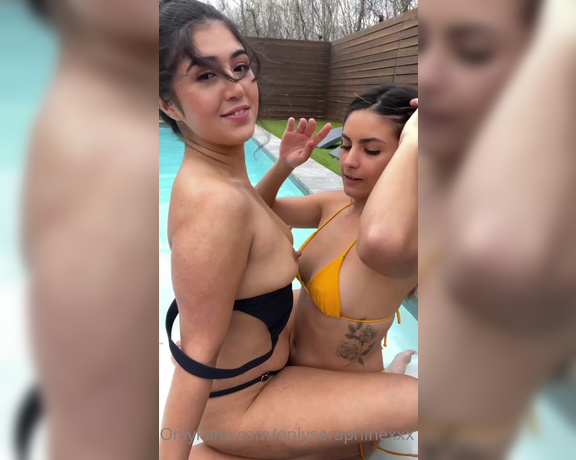 Sera aka Onlyseraphinexxx OnlyFans - Making out in the pool