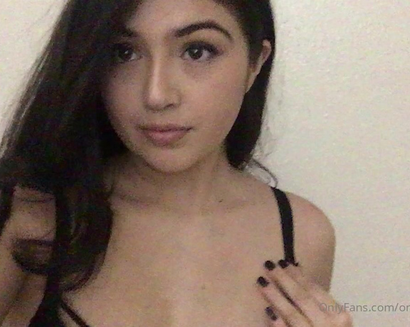 Sera aka Onlyseraphinexxx OnlyFans - Am I cute enough to fuck