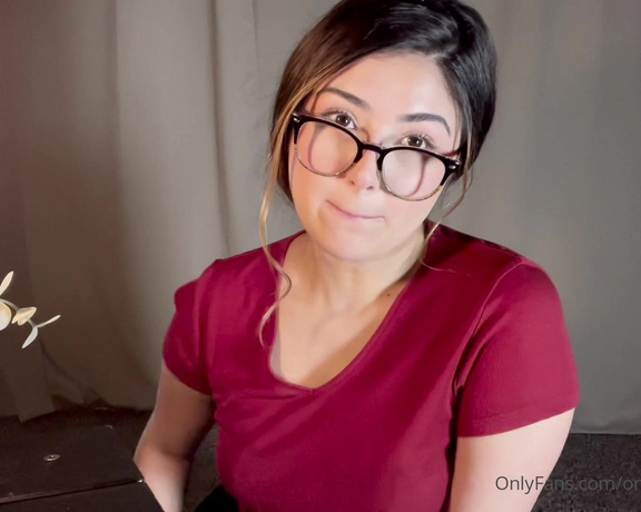 Sera aka Onlyseraphinexxx OnlyFans - Therapist pt Therapist Sera is back and shes ready for mor