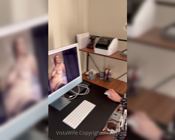 VistaWife aka Vistawife OnlyFans - Thank you so much for coming over to fix my computer! I don’t know