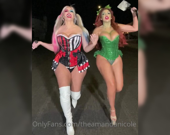 Amanda Nicole aka Theamandanicole OnlyFans - Tip this post for my naughty Poison Ivy collab with Harley Quinn @daniibanks & I got downnnn