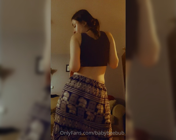 BabyBeeBub aka Babybeebub OnlyFans - Just a little booty shaking to start your day 4
