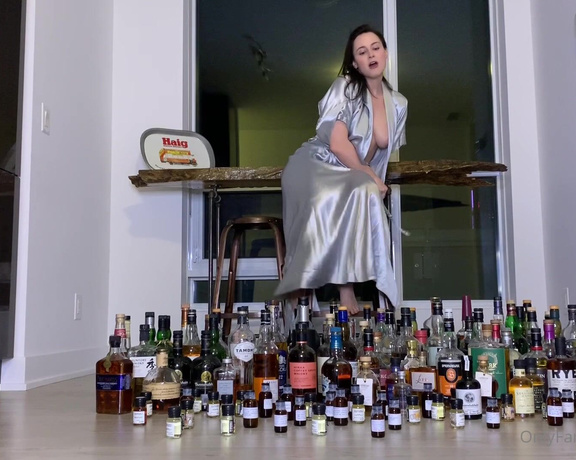 Isla D aka Onlyisla OnlyFans - Exhausted, halfway through moving, whisky shelf isn’t here yet but fuck it, here’s a dumb song