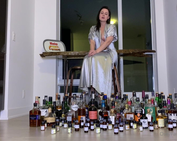 Isla D aka Onlyisla OnlyFans - Exhausted, halfway through moving, whisky shelf isn’t here yet but fuck it, here’s a dumb song