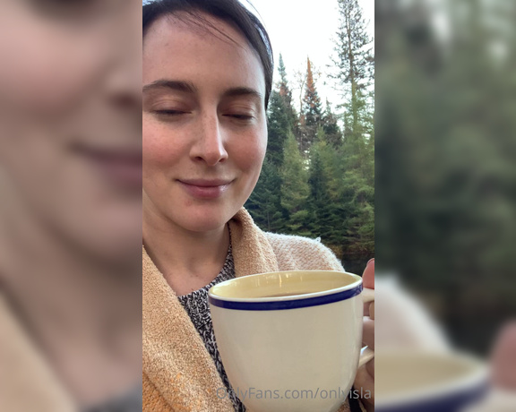 Isla D aka Onlyisla OnlyFans - Hot cider + whiskey