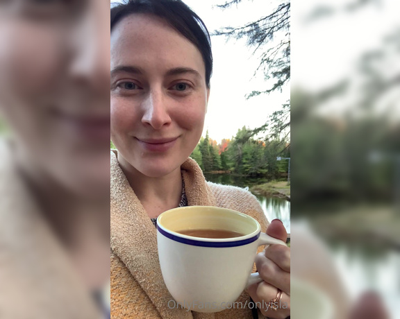 Isla D aka Onlyisla OnlyFans - Hot cider + whiskey