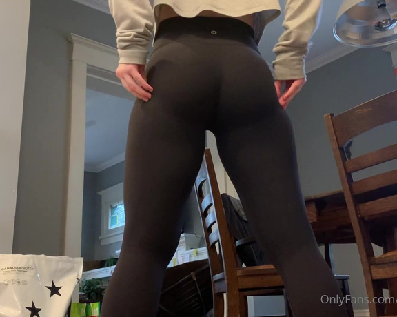 Redheadwinter VIP aka Redheadwinter OnlyFans - SQUAT tease while my roomies were home Back when I had roommates who I had to hide my sluttiness