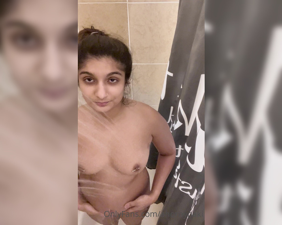 Sexy Paki aka Ahornypaki OnlyFans - Getting cleaned up to use my new toy!