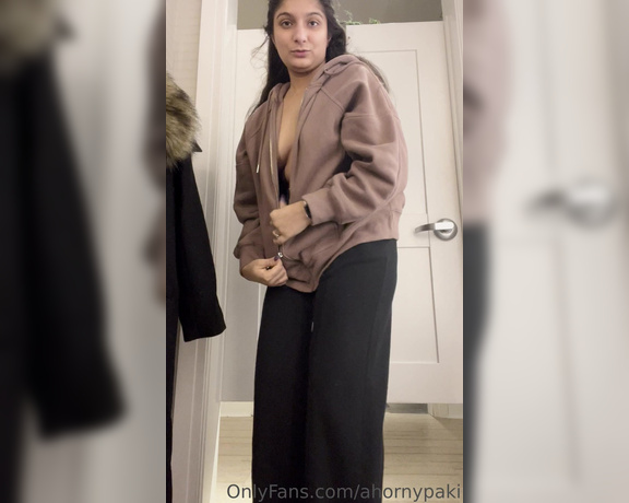 Sexy Paki aka Ahornypaki OnlyFans - Dancing while trying on clothes