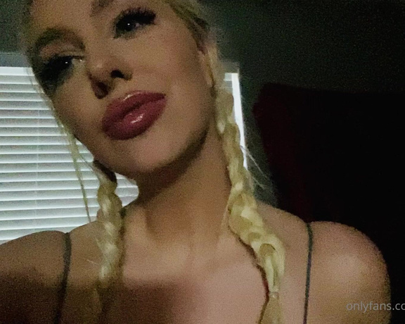 Tara Babcock aka Tarababcock OnlyFans - Hey, Guys! Im running late on my stream tonight (one of the only nights I get to play with my frien