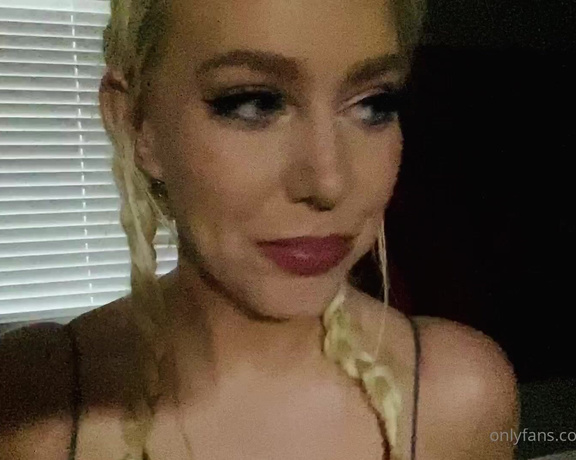 Tara Babcock aka Tarababcock OnlyFans - Hey, Guys! Im running late on my stream tonight (one of the only nights I get to play with my frien