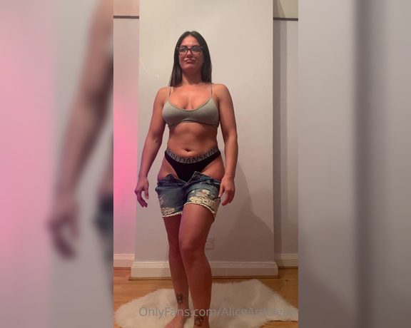 Alice Ardelean aka Aliceardelean OnlyFans - I wanna share something with you guys officially Im a fat piglet same pants, different circu