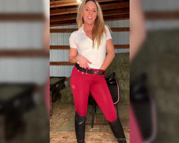 Bailey Brewer aka Baileybrews OnlyFans - NEW VIDEO  Equestrian Cums with Black Dildo and Rides Saddle (25 minutes) Going back to my root