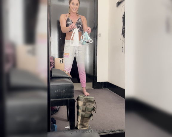 Bailey Brewer aka Baileybrews OnlyFans - Something a little different How about a fitting room try on of my Victoria’s Secret haul