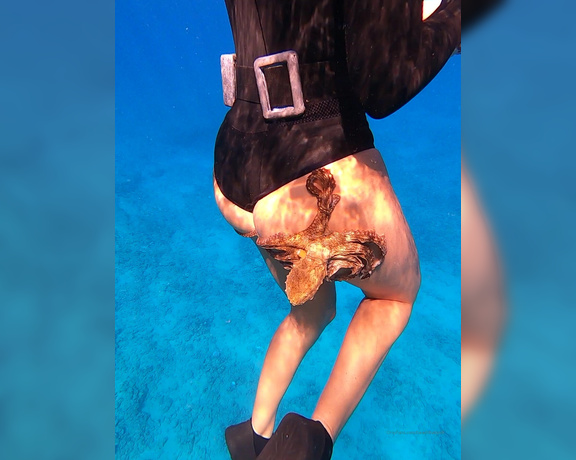 Beachbaby69 aka Beachbaby69 OnlyFans - Octopus like to touch too hehe part 2 coming (will cum faster with tips)