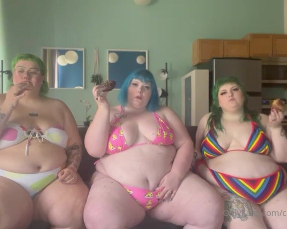 Cherryjambaby -  Just some fatties enjoying some donuts W @goddesssparkles  @luckyleaf,  Big Tits, Solo, BBW, Tattoo