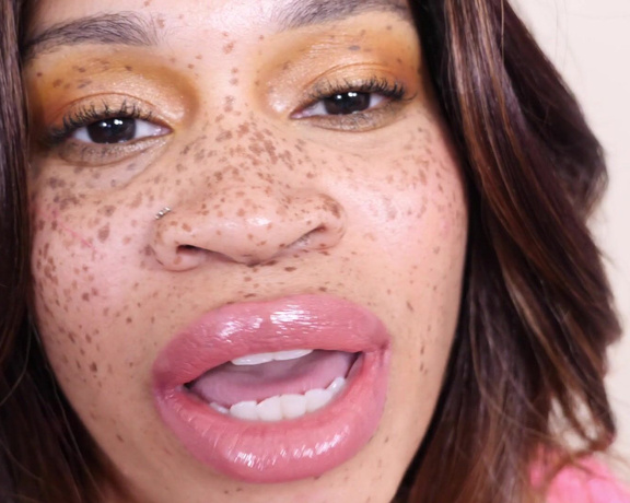 RosieReed - Fetish For My Big Lips