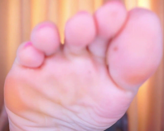 RosieReed - Foot Fetish Soles And Toes Foot Tease