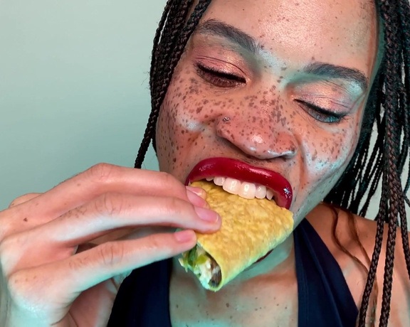 RosieReed - Taco Eating Ignore