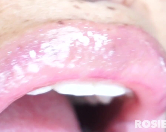 RosieReed - UP CLOSE- Lipgloss