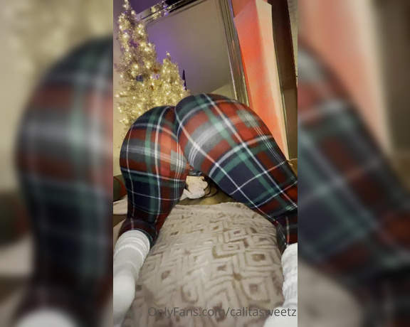 Calita Sweetz aka Calitasweetz OnlyFans - Christmas girl