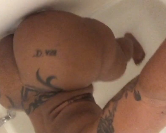 Cherokee D Ass aka Cherokeedass OnlyFans - Shower Ass Shake just for my onlyfans members love y’all