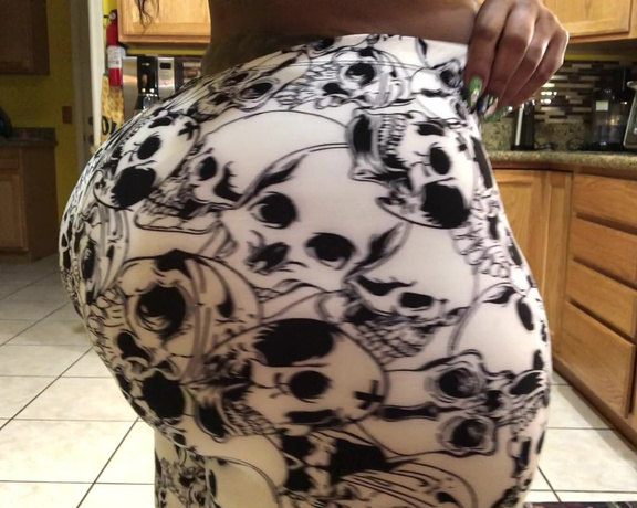 Cherokee D Ass aka Cherokeedass OnlyFans - I love skulls don’t you remember to get my xxxx Snapchat or buy my worn panties Message me for more