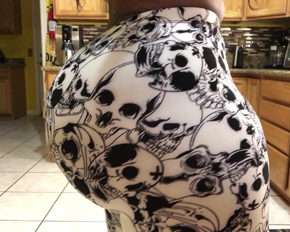 Cherokee D Ass aka Cherokeedass OnlyFans - I love skulls don’t you remember to get my xxxx Snapchat or buy my worn panties Message me for more