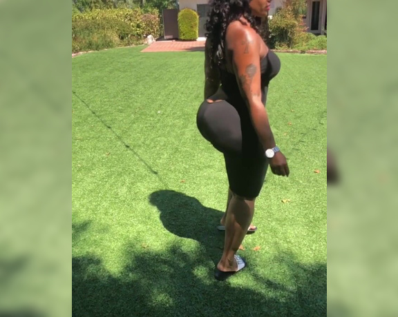 Cherokee D Ass aka Cherokeedass OnlyFans - Request of a Membef Cherokee Walkaway Outside Sexy Outfit