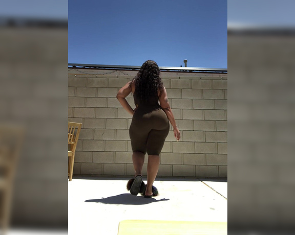 Cherokee D Ass aka Cherokeedass OnlyFans - Request of A Member Cherokee Walkaway Jumper Outside