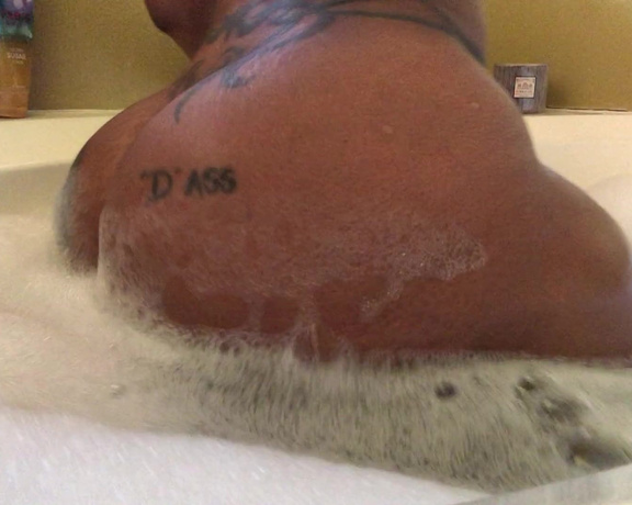 Cherokee D Ass aka Cherokeedass OnlyFans - I need help washing this ass who wants to join