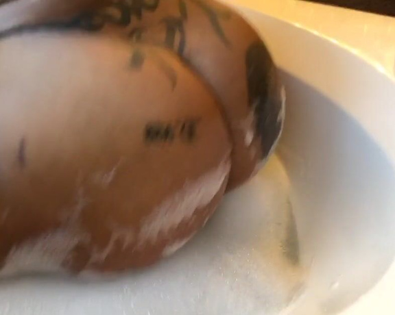 Cherokee D Ass aka Cherokeedass OnlyFans - I need someone to cum and wash that ass right now !!!!!!