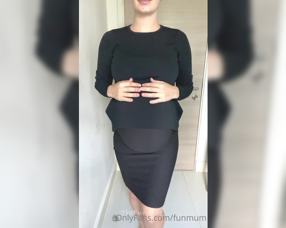 FunMum aka Funmum OnlyFans - Work life… mom life…fun life… is it my birthday suit you like best