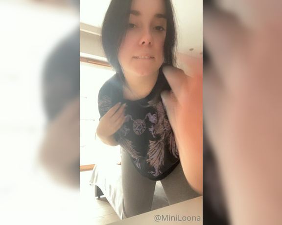 Mini Loonaa aka Miniloonaa OnlyFans - During house cleaning…