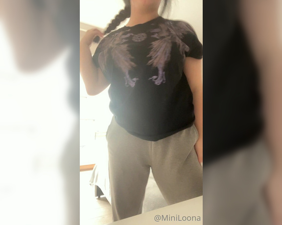 Mini Loonaa aka Miniloonaa OnlyFans - During house cleaning…