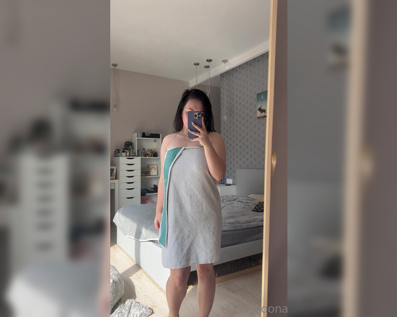 Mini Loonaa aka Miniloonaa OnlyFans - Freshly out od the shower 12